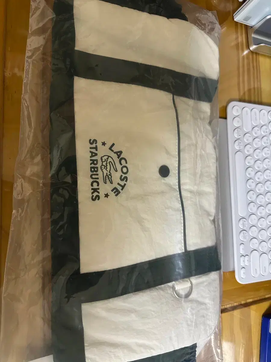 塗装/象牙)スターバックス・ラコステ新作マルチバッグセール